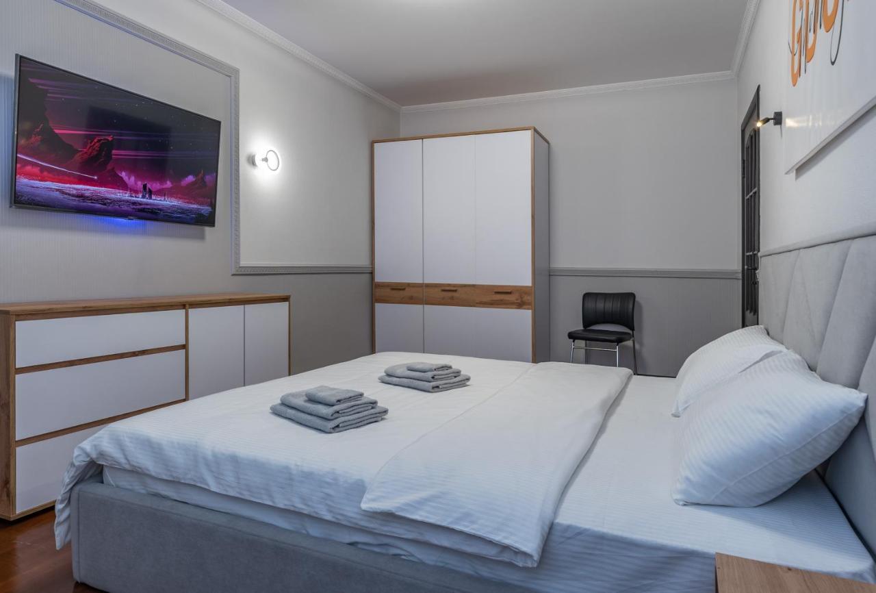 Modern 3 Bedroom Apartment Київ Екстер'єр фото
