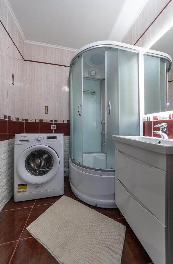 Modern 3 Bedroom Apartment Київ Екстер'єр фото